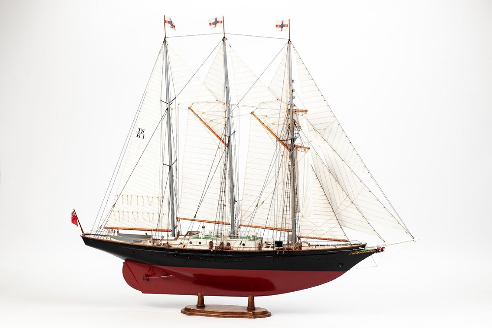 1:75 Sir Winston Churchill